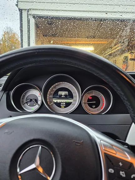 Mercedes-Benz C220 2013 photo 4