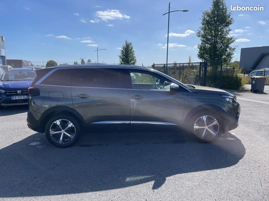Peugeot 5008 2017 photo 4