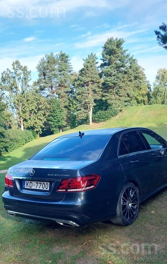 Mercedes-Benz E300 2013 photo 3