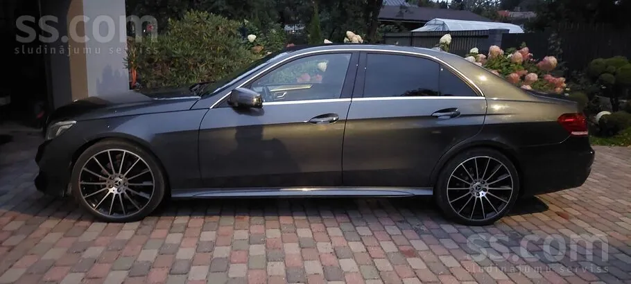Mercedes-Benz E300 2013 photo 5