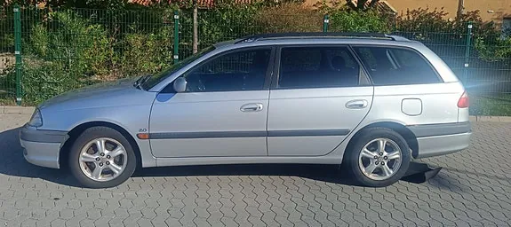 Toyota Avensis 2002 photo 2