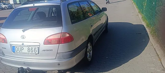 Toyota Avensis 2002 photo 5