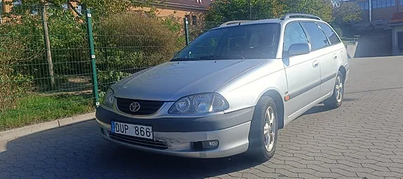 Toyota Avensis 2002 photo 3