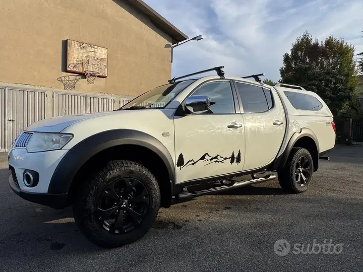 Mitsubishi L200 2010 photo 5