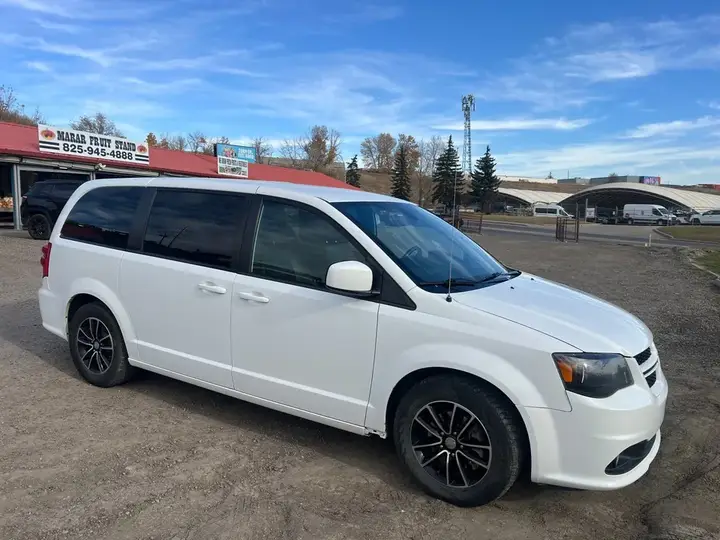Dodge Grand Caravan 2019 photo 3