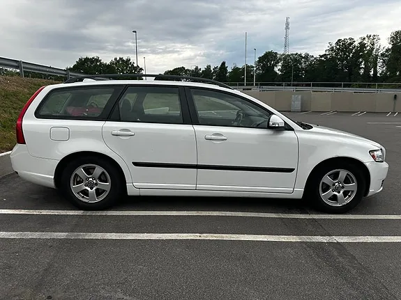 Volvo V50 2010 photo 3