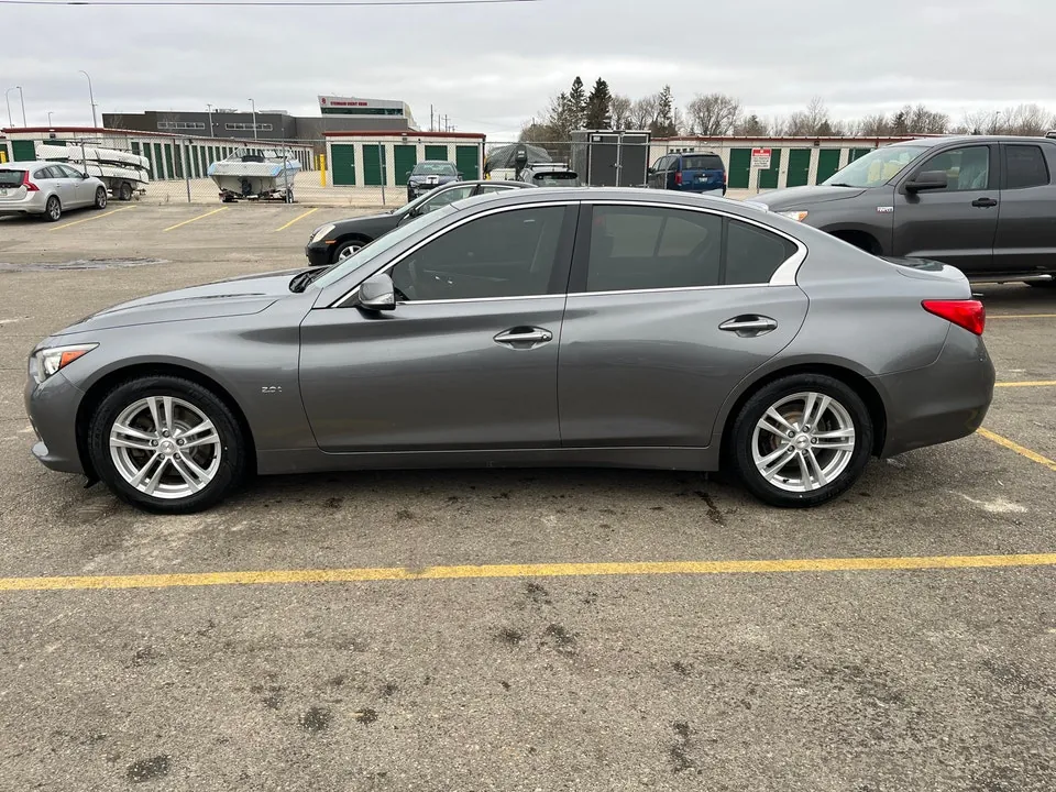 Infiniti Q50 2017 photo 3
