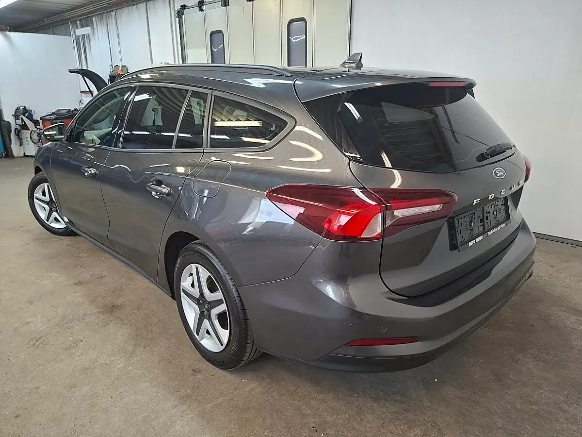 Ford Focus 2023 photo 3