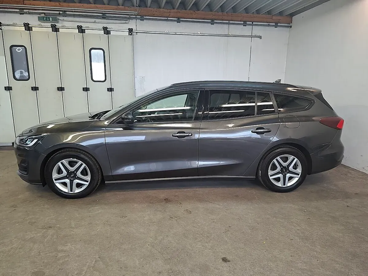 Ford Focus 2023 photo 2