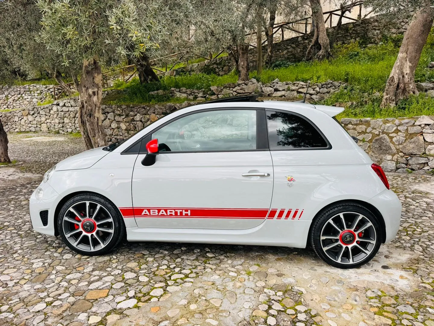 Abarth 595 2021 photo 2