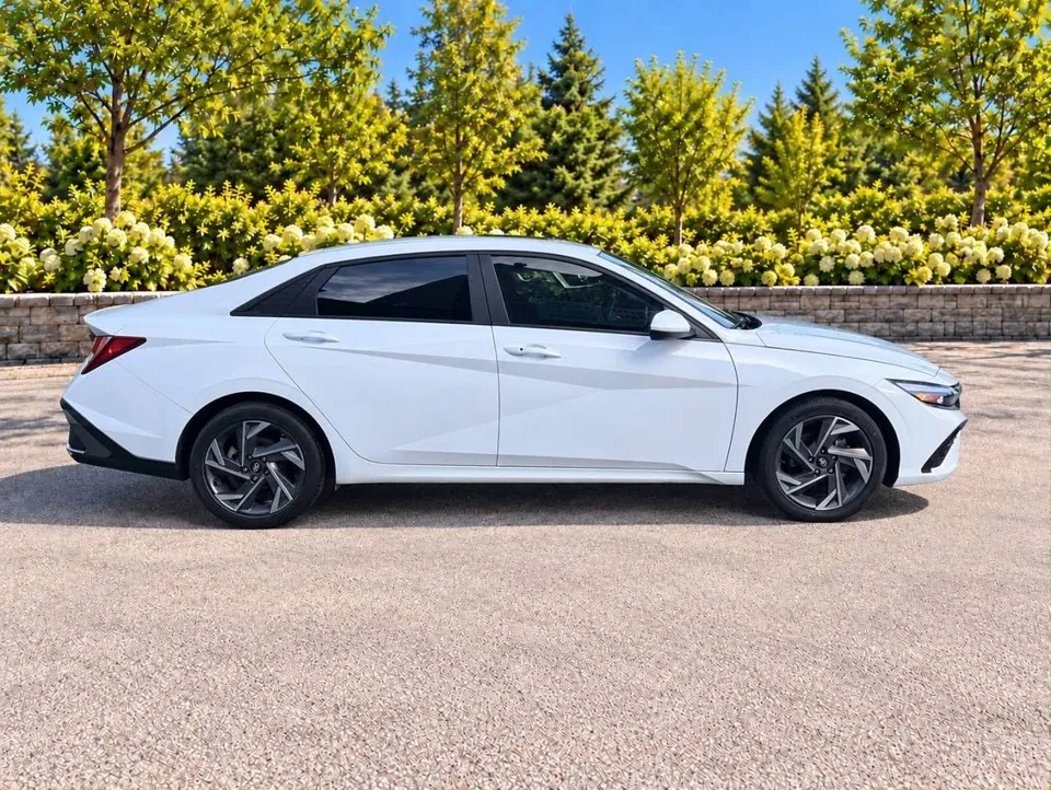 Hyundai Elantra 2024 photo 4