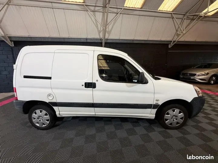 Peugeot Partner 2008 photo 2