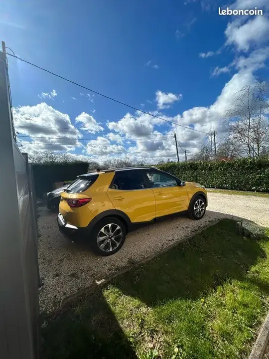 Kia Stonic 2021 photo 2