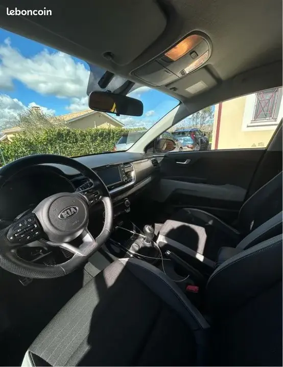 Kia Stonic 2021 photo 3
