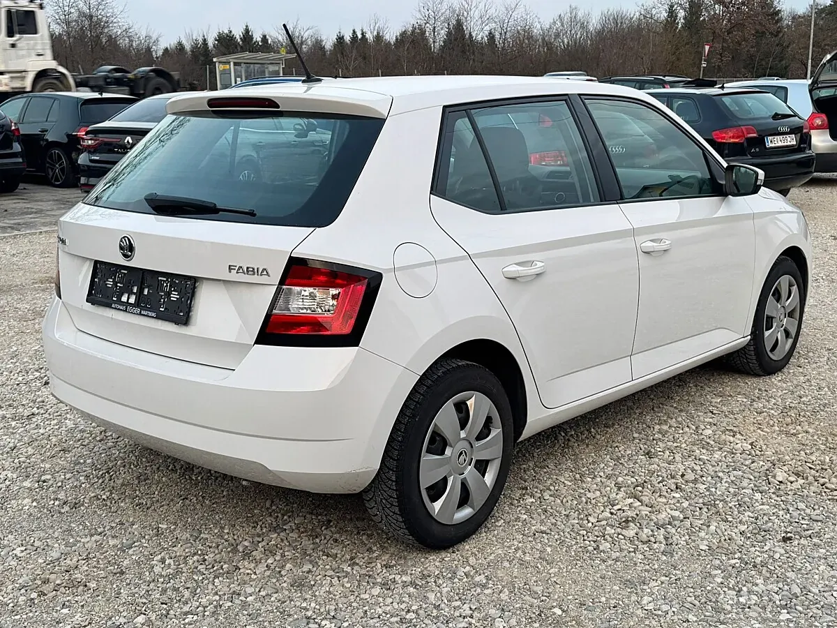 Skoda Fabia 2016 photo 3