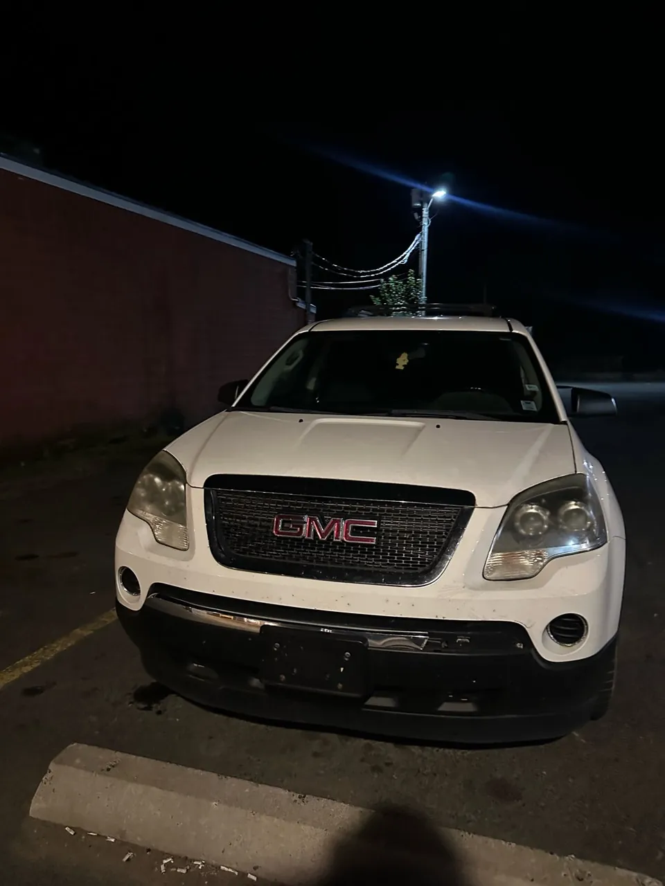 GMC Acadia 2011 photo 2