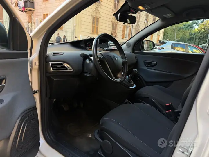 Lancia Ypsilon 2021 photo 5
