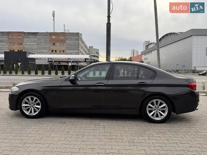 BMW 5 Series 2016 photo 5
