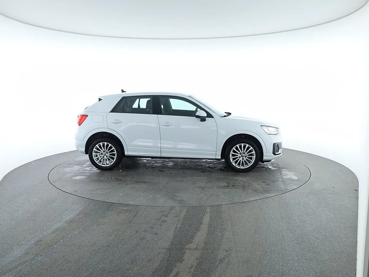 Audi Q2 2020 photo 2