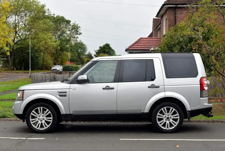 Land Rover Discovery 4