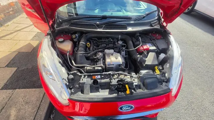 Ford Fiesta 2014 photo 4