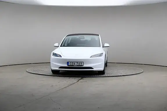 Tesla Model 3 2024 photo 3
