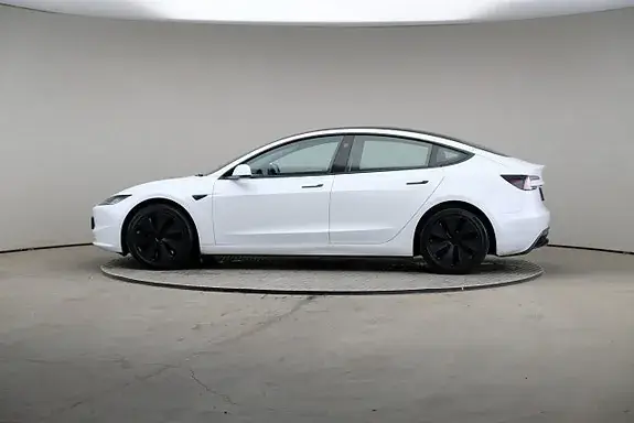 Tesla Model 3 2024 photo 4