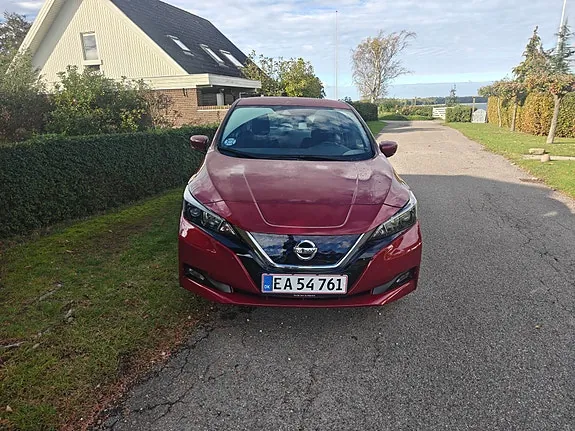 Nissan Leaf 2021 photo 2