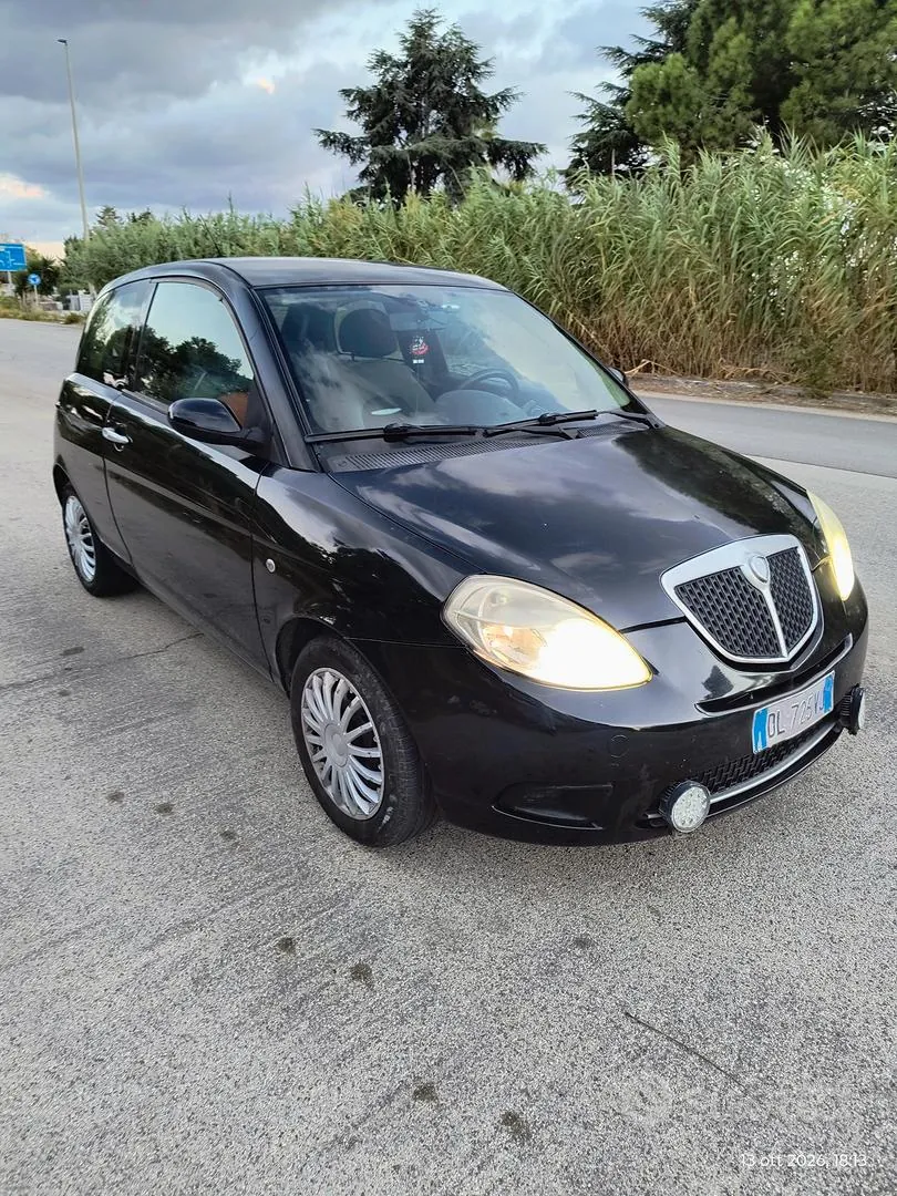 Lancia Ypsilon