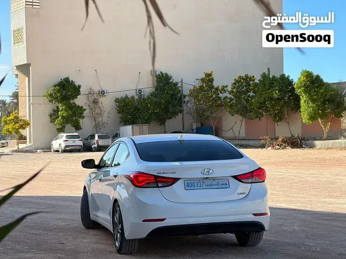 Hyundai Elantra 2015 photo 4
