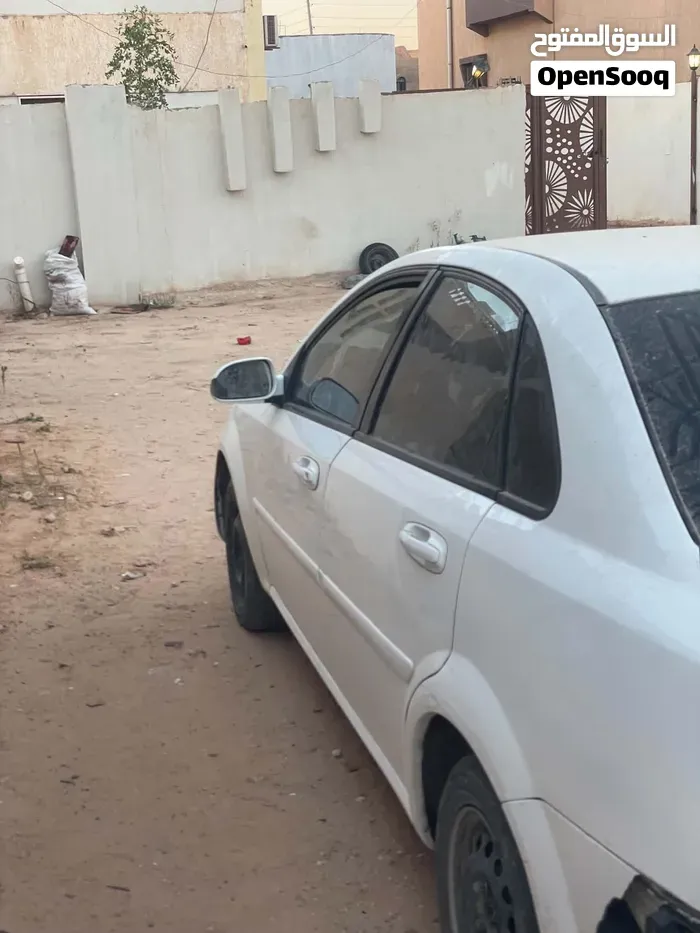 Chevrolet Optra 2012 photo 2