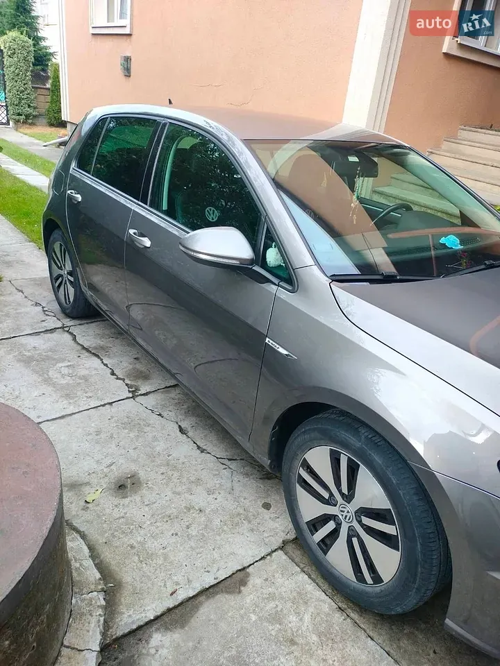 Volkswagen E-Golf 2015 photo 2
