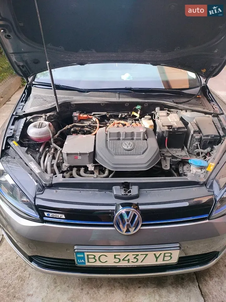 Volkswagen E-Golf 2015 photo 5