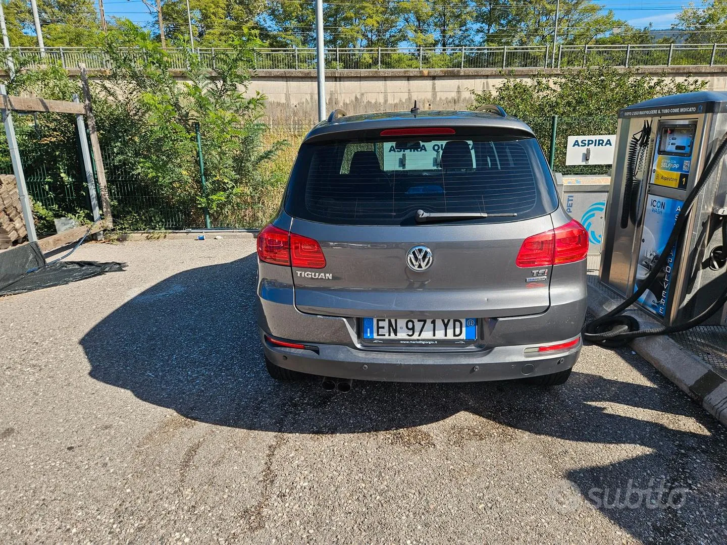 Volkswagen Tiguan 2012 photo 2
