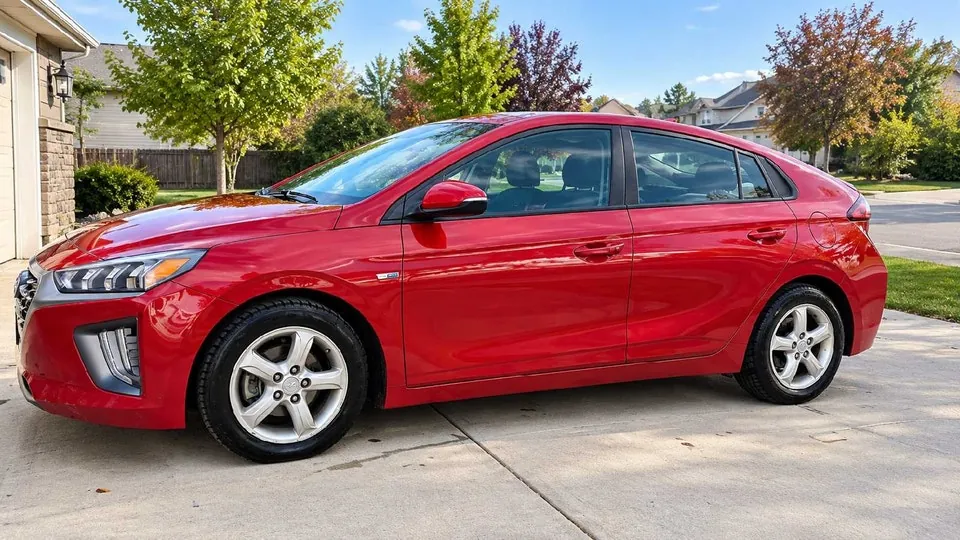 Hyundai Ioniq 2020 photo 2