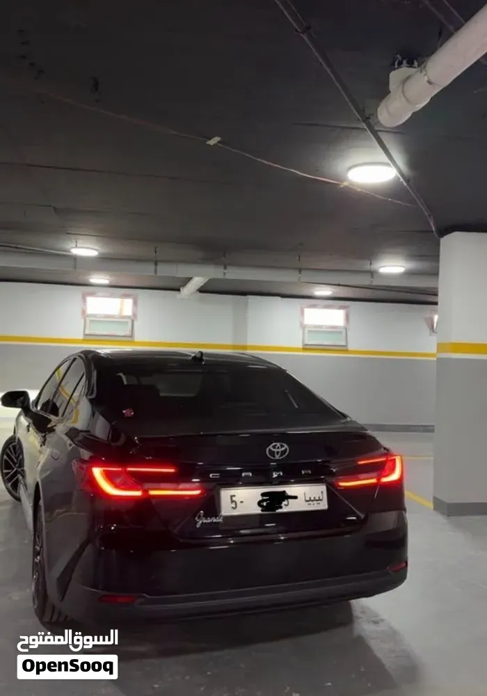Toyota Camry 2025 photo 2