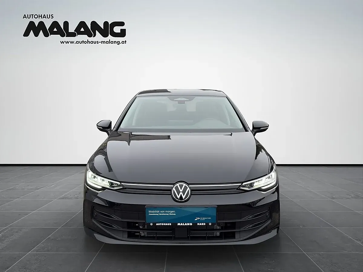 Volkswagen Golf 2026 photo 2