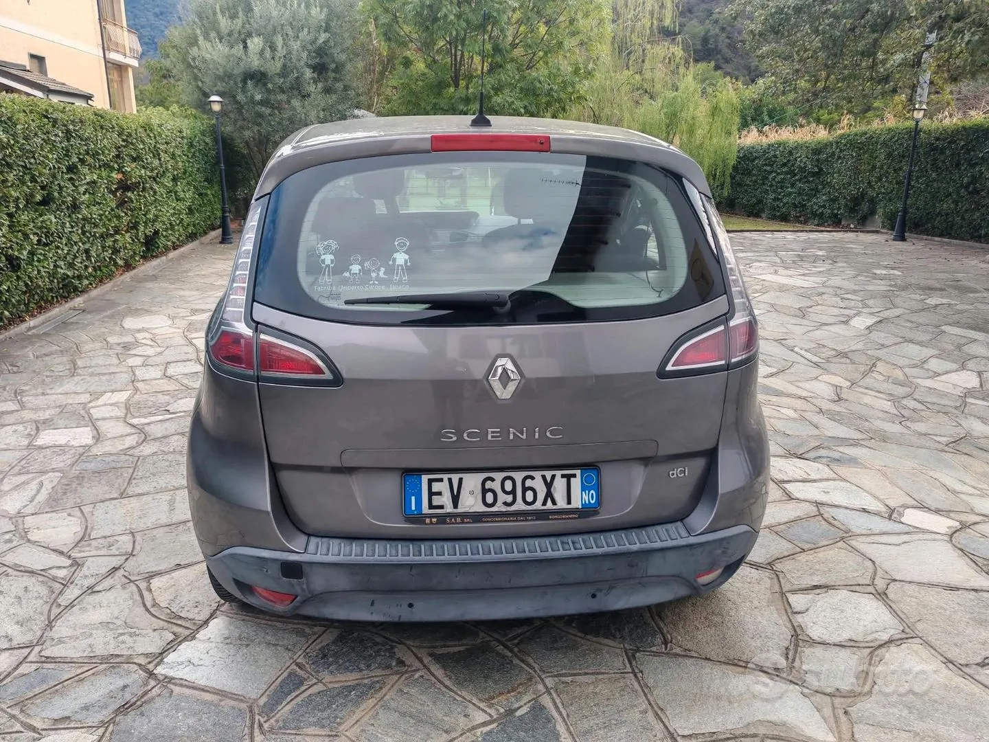 Renault Scenic 2014 photo 3