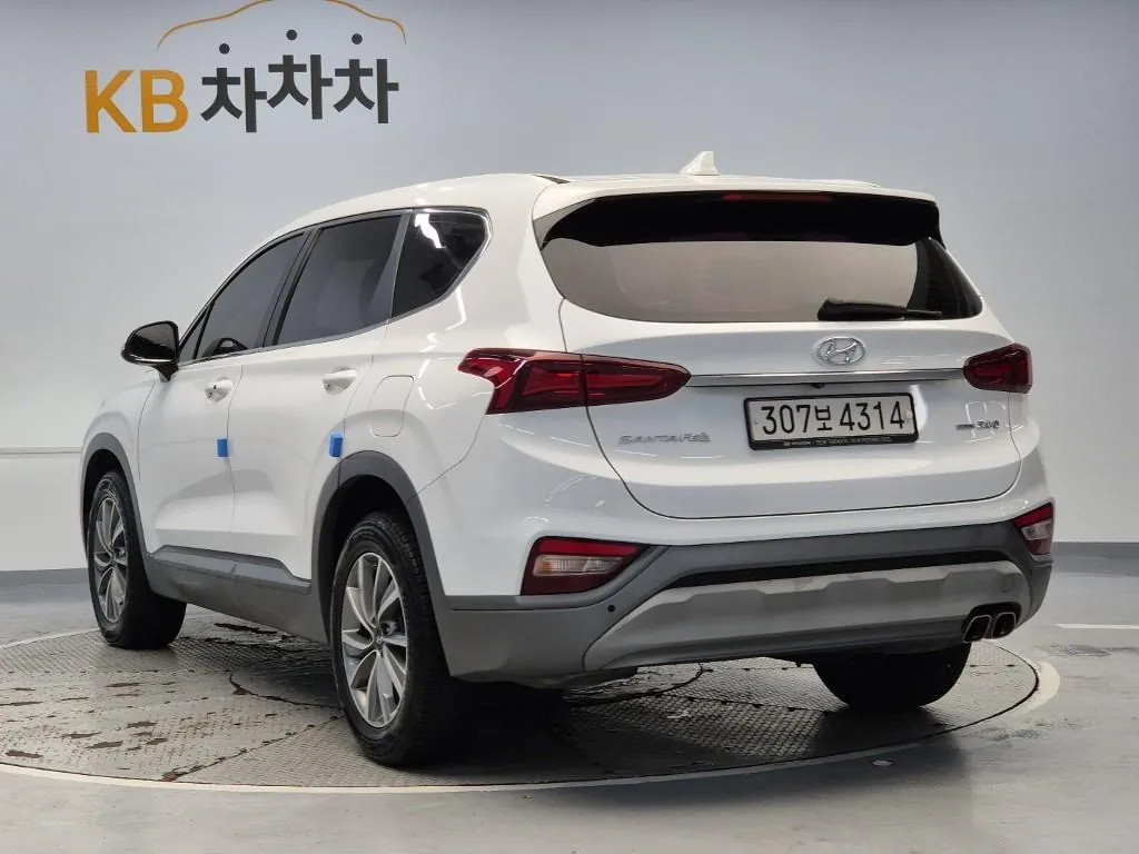 Hyundai Santa Fe 2019 photo 2