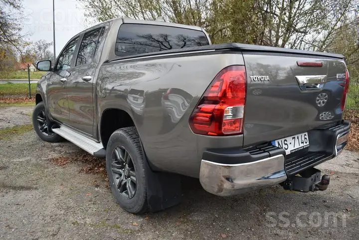 Toyota Hilux 2024 photo 3