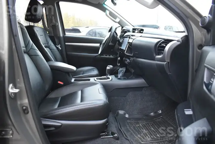 Toyota Hilux 2024 photo 5