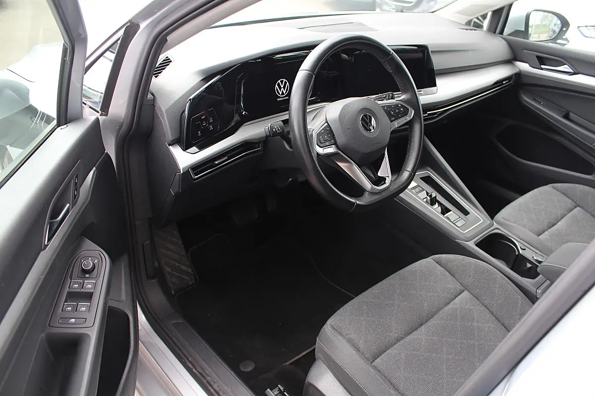Volkswagen Golf 2021 photo 2