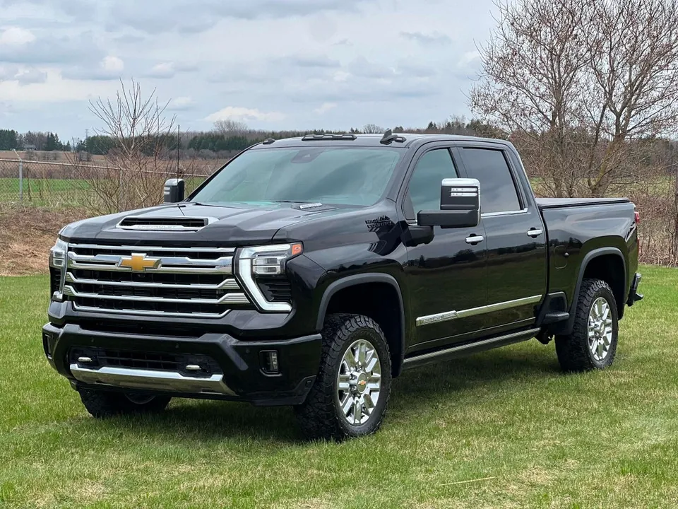 Chevrolet Silverado 2024 photo 3