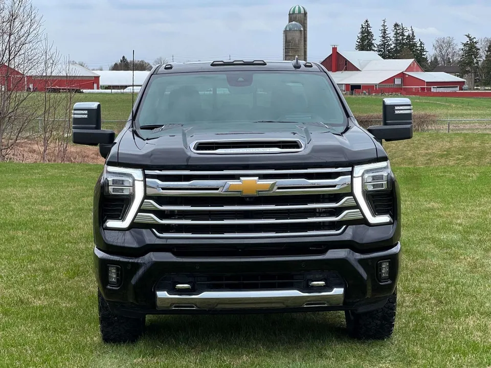 Chevrolet Silverado 2024 photo 2