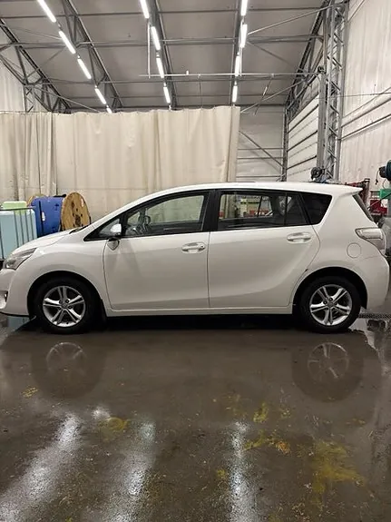 Toyota Verso 2013 photo 3