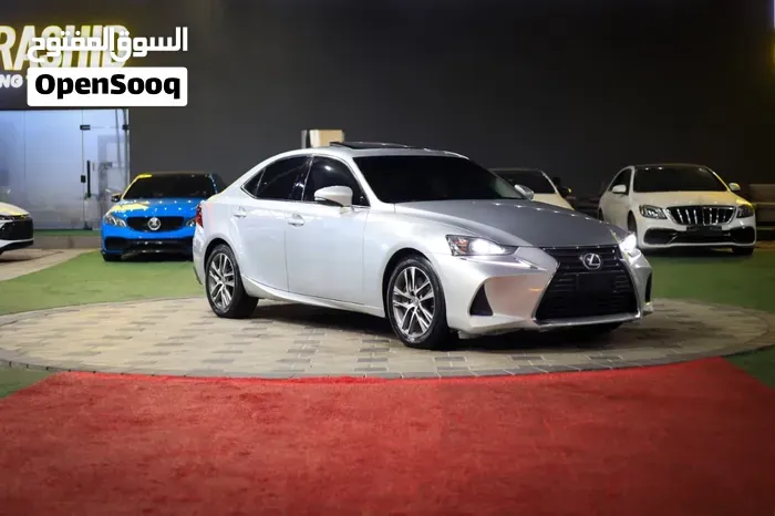 Lexus Is 300 2018 photo 2
