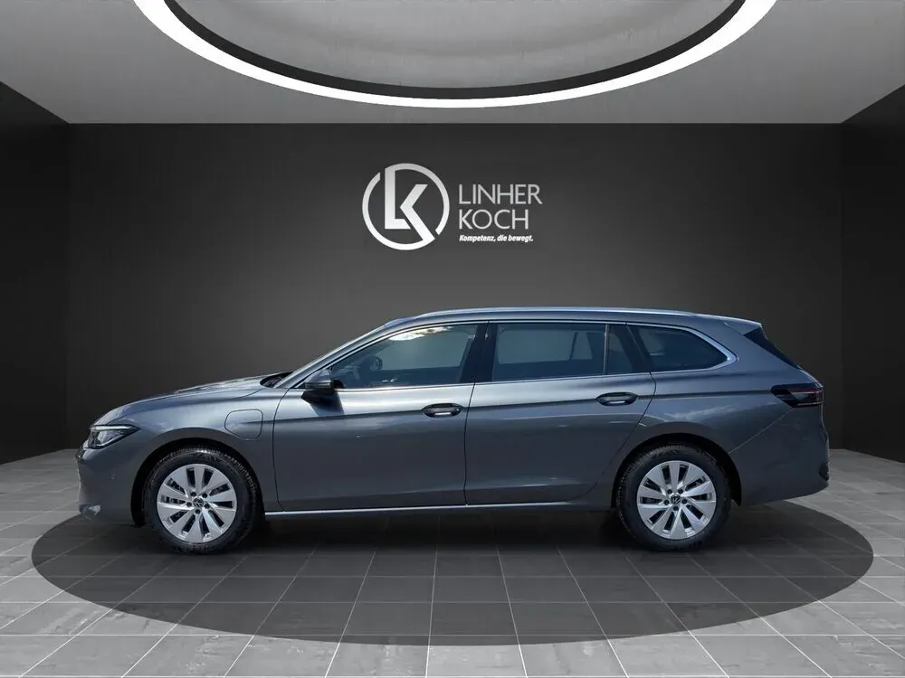 Volkswagen Passat 2026 photo 2