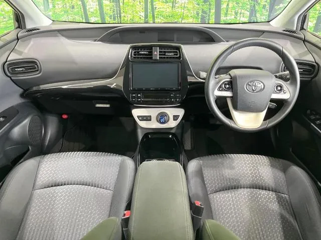 Toyota Prius 2018 photo 2