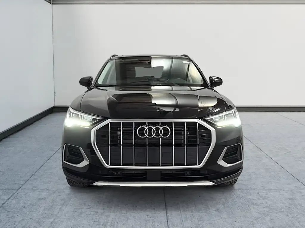 Audi Q3 2022 photo 2