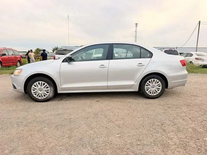 Volkswagen Jetta 2012 photo 3